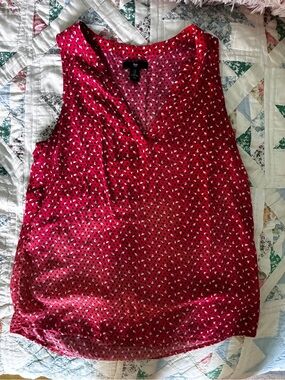 GAP Red Printed V-Neck Sleeveless Blouse